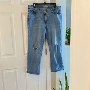 Levi Distressed Jeans Size 18